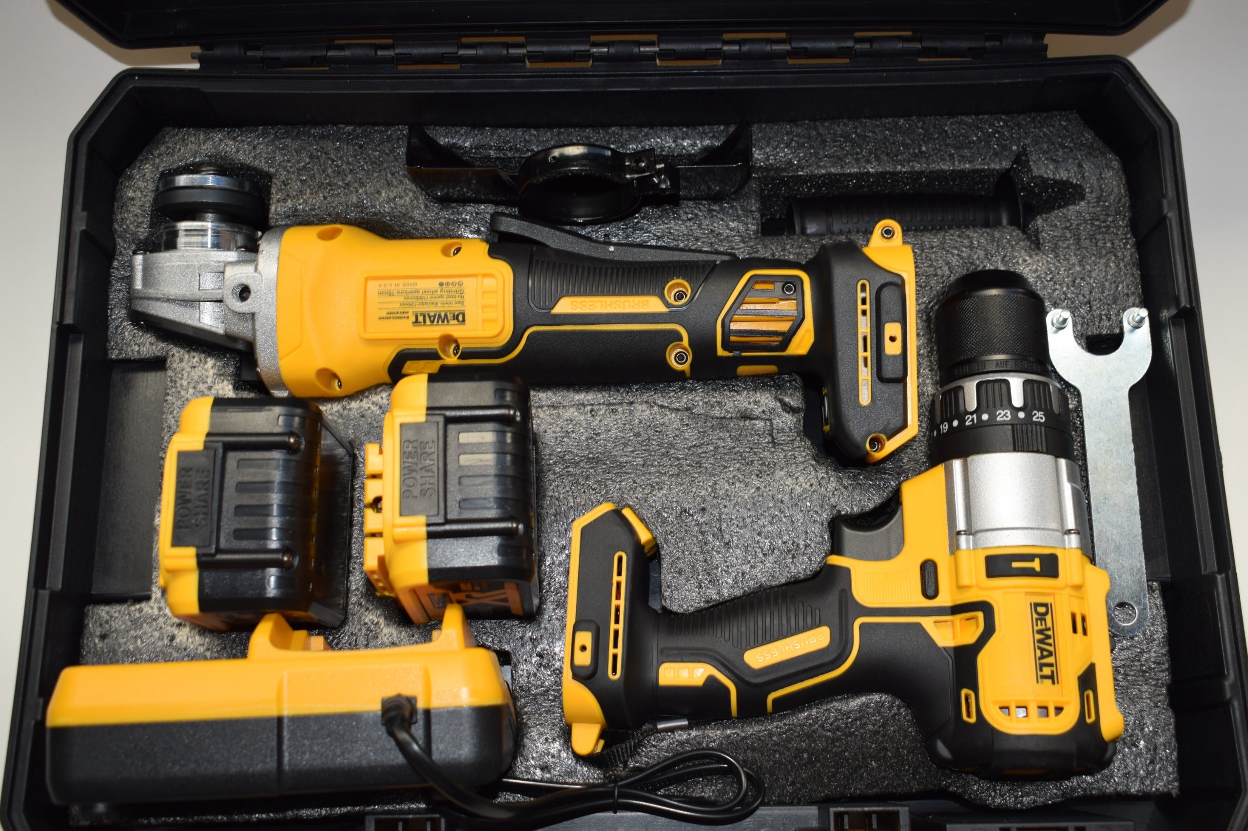 Combo taladro + pulidora inalámbricos DeWALT
