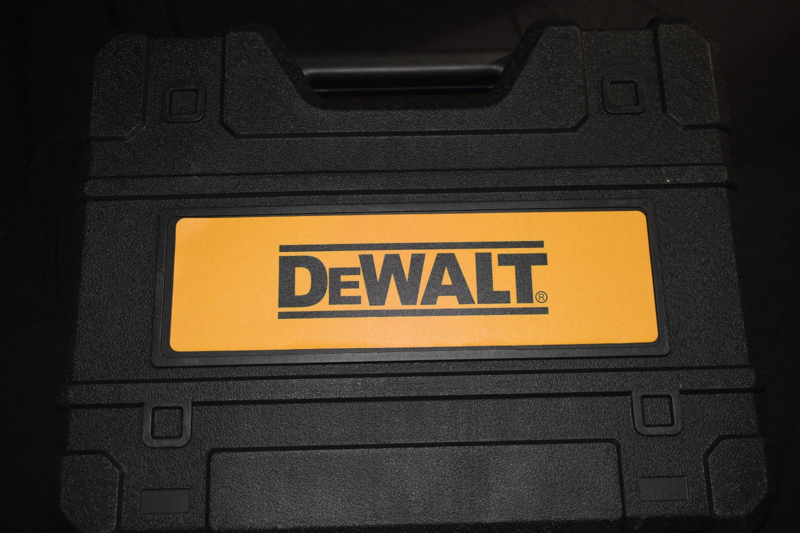 Pistola de impacto 680Nm DeWALT